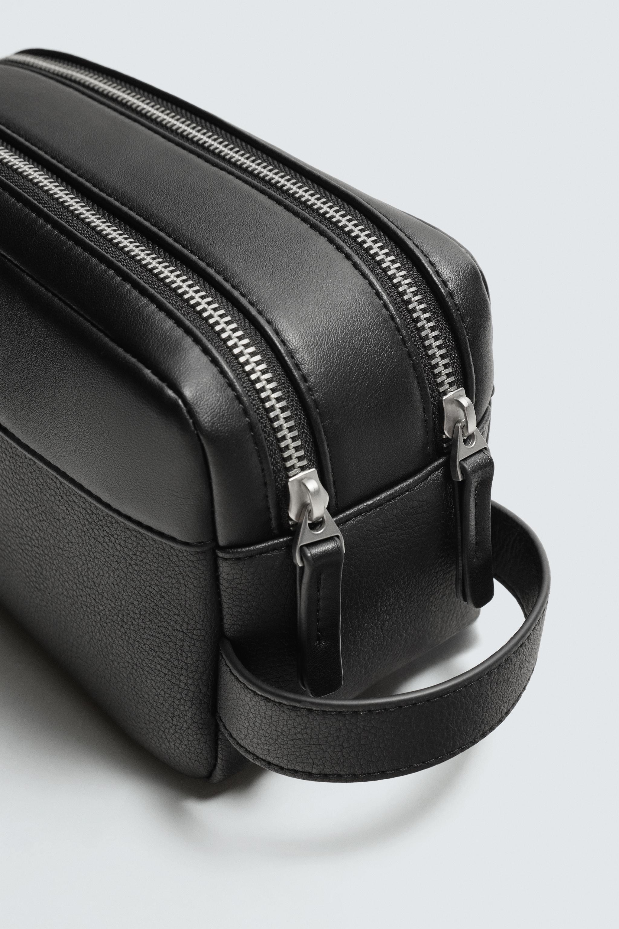 TROUSSE DE TOILETTE TEXTURÉE